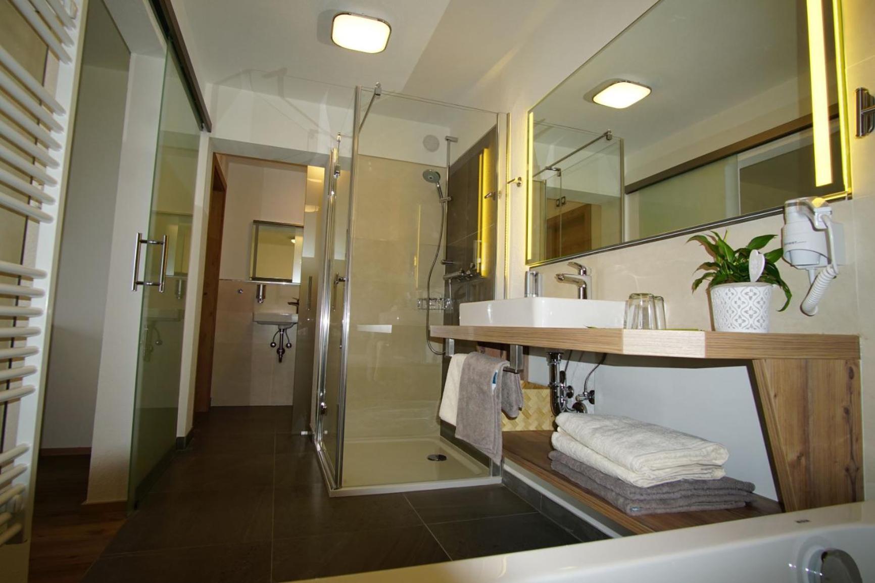 Hotel Irmgard Strass im Attergau ภายนอก รูปภาพ