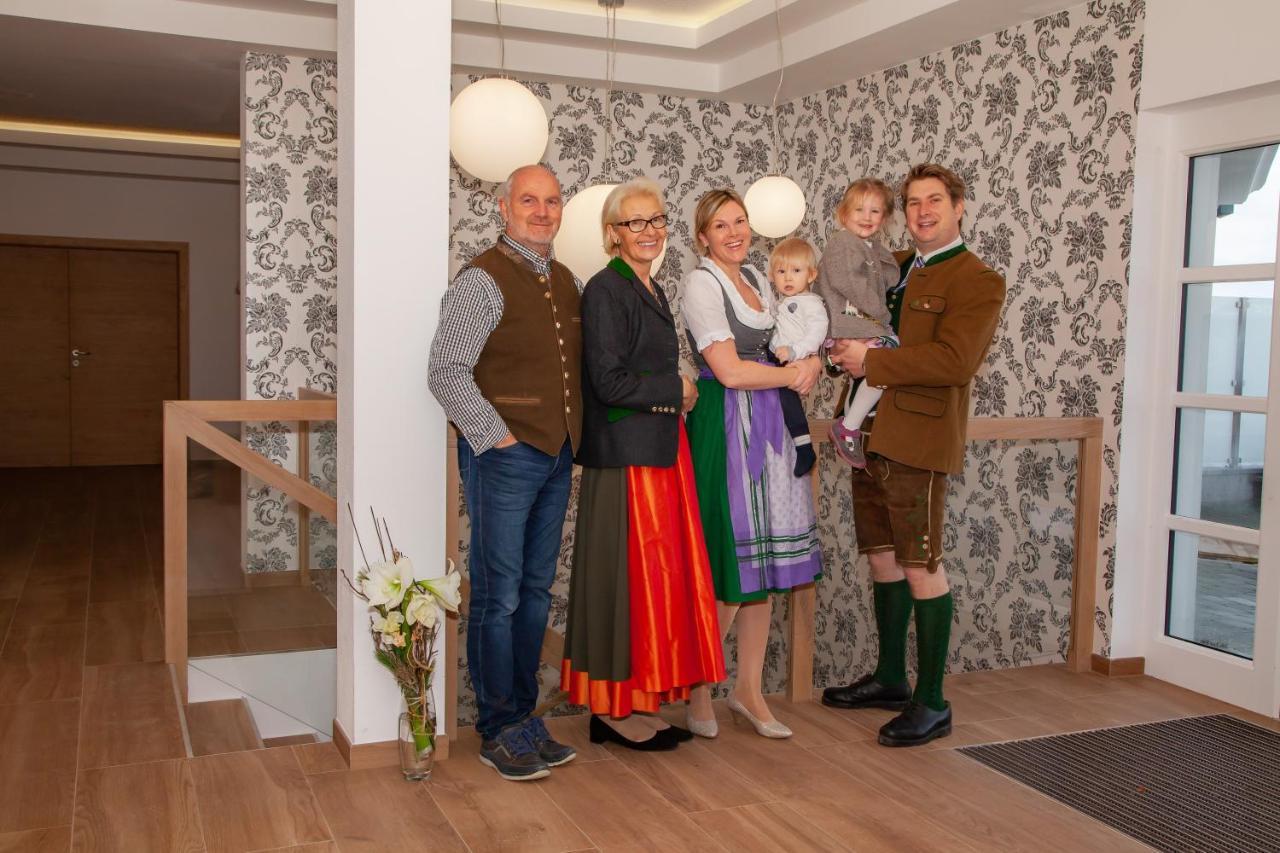 Hotel Irmgard Strass im Attergau ภายนอก รูปภาพ